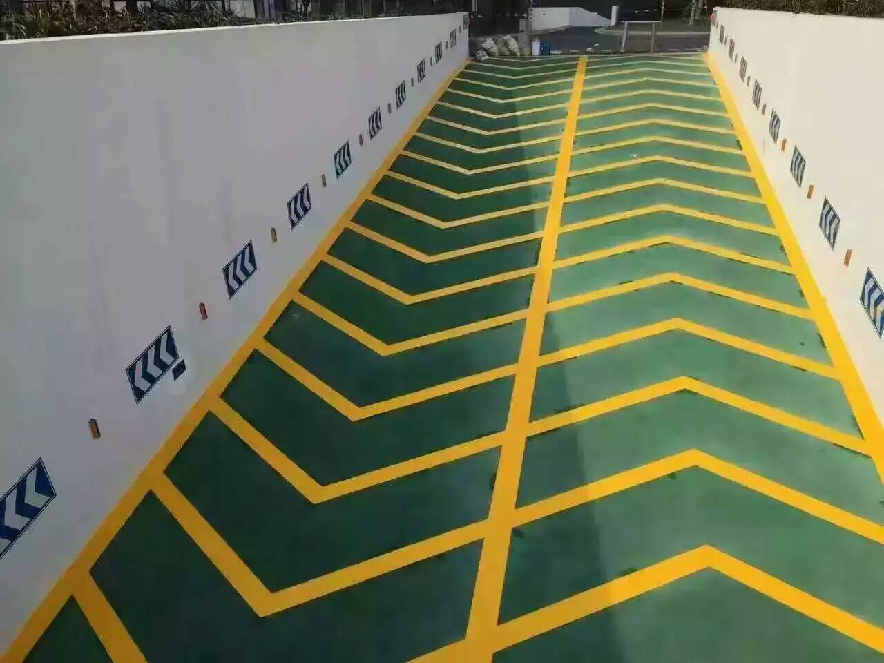 無(wú)震止滑車(chē)道地坪 無(wú)震止滑車(chē)道地坪